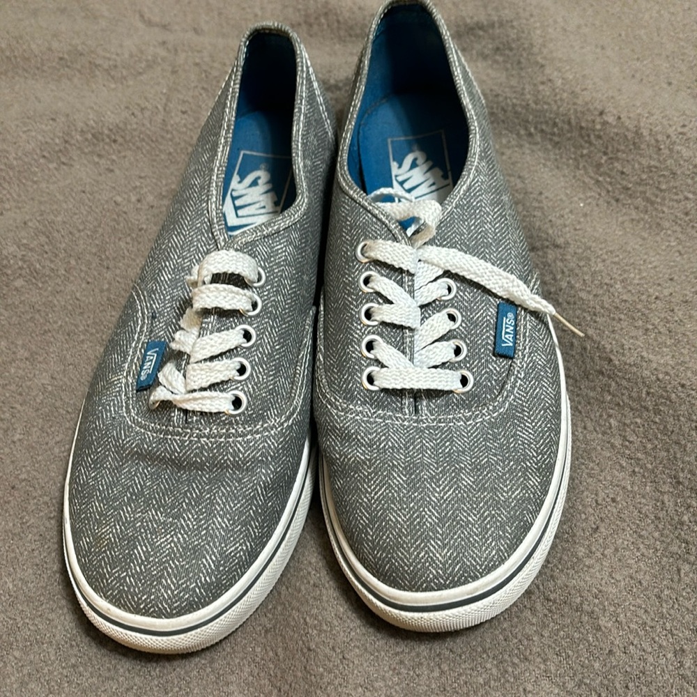 Vans, authentic low pros